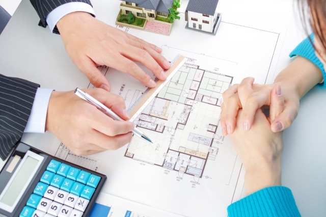 住宅会社に相談するイメージ